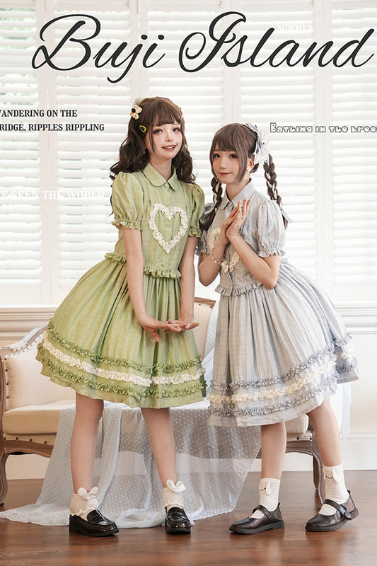 Finely Styled Dress with a Classic Vintage Look