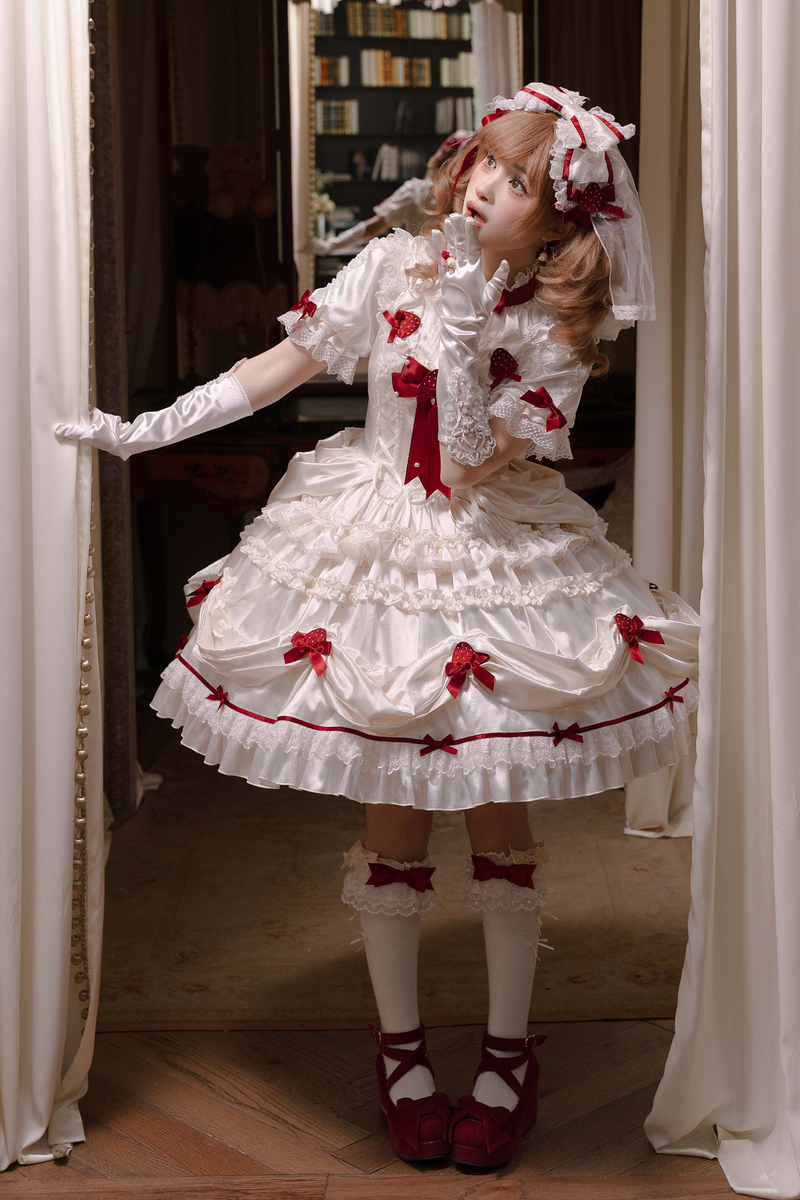 [pre-order Deadline: March 29] Cream Strawberry Lolita Dress