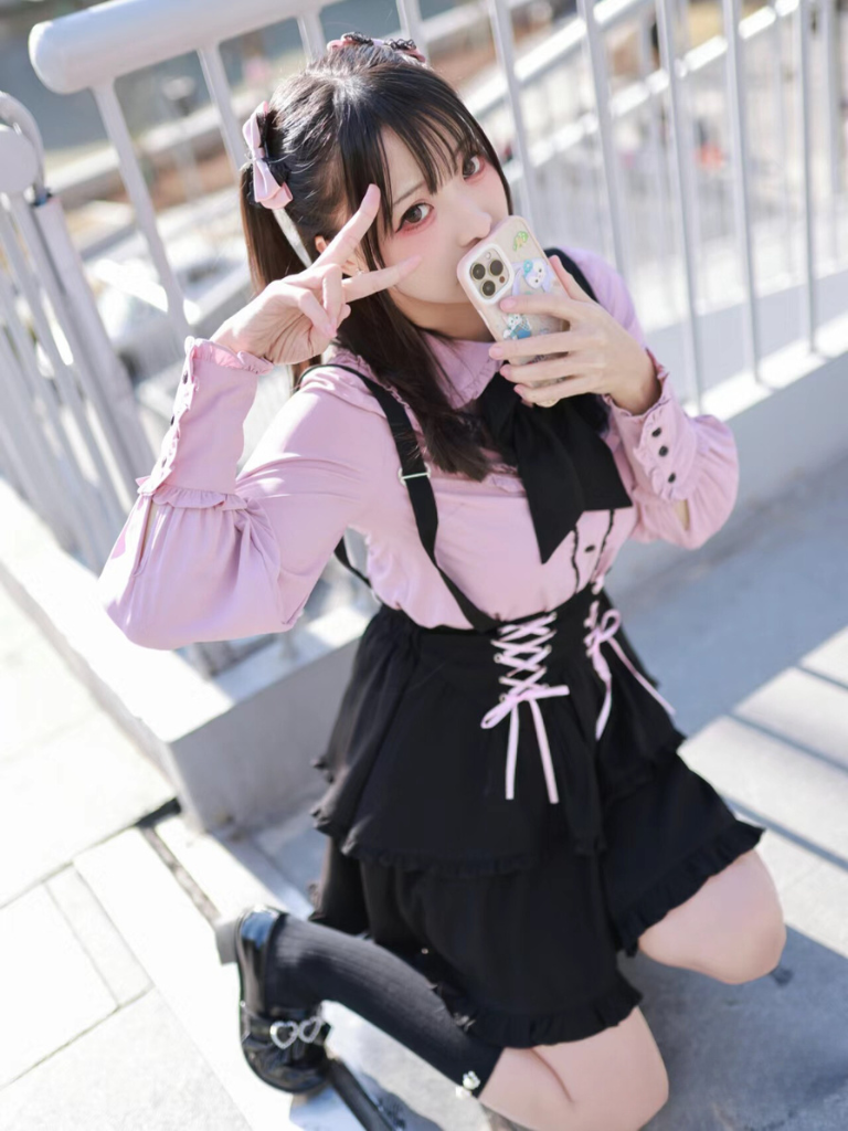 Jirai Blouse + Suspender Skirt Set