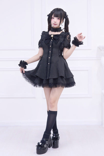 Finely Styled Dress with a Classic Vintage Look