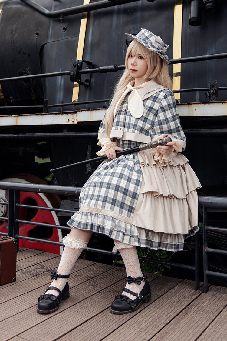 Classic Vintage Dress with a Flattering Fit