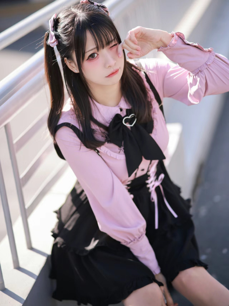 Jirai Blouse + Suspender Skirt Set