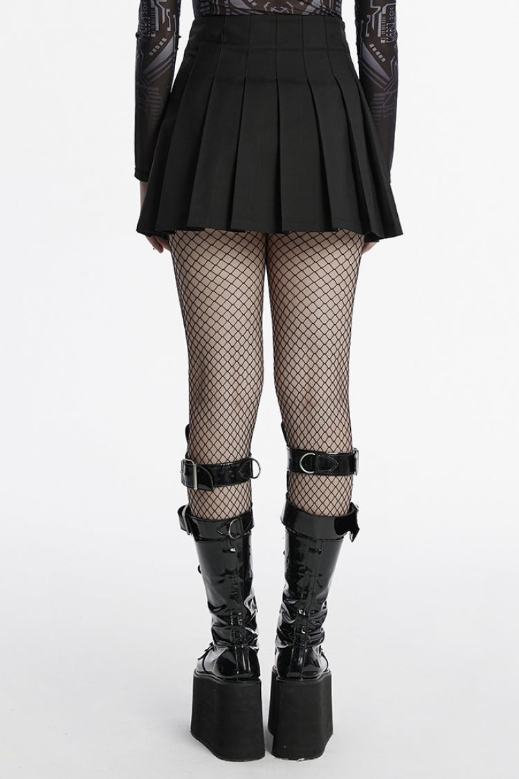 Casually Elegant Garment with a Refined Edge