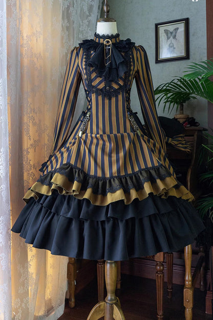 Subtly Elegant Dress with a Refined Vintage Look