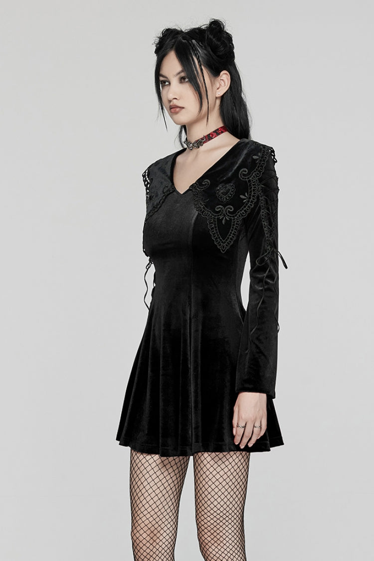 Finely Styled Dress with a Classic Vintage Look