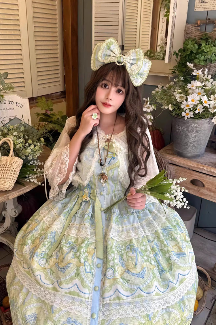 Finely Styled Dress with a Classic Vintage Look