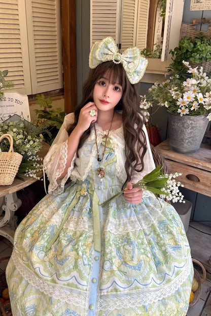 Finely Styled Dress with a Classic Vintage Look