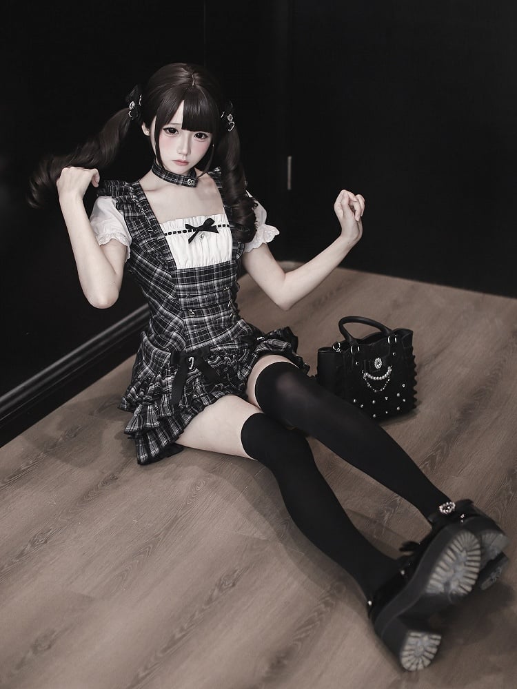 [pre-order Deadline: April 29] Black Check Ruffle Ribbon Puff Sleeve Mini Dress Set + Choker