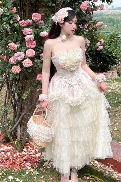 Finely Styled Dress with a Classic Vintage Look