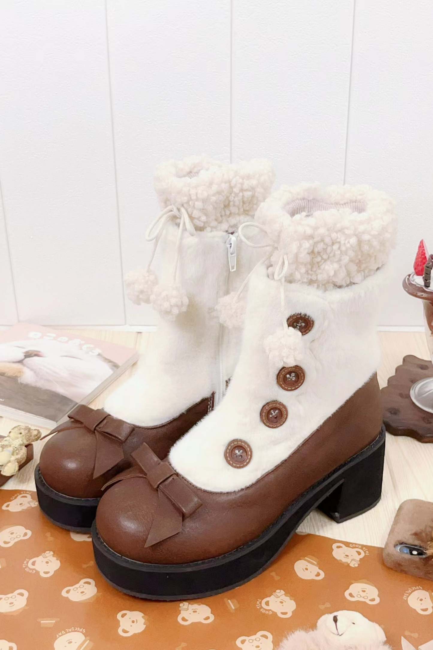 [pre-order] Retro Button Fur Socks Cover Fake Design Boots