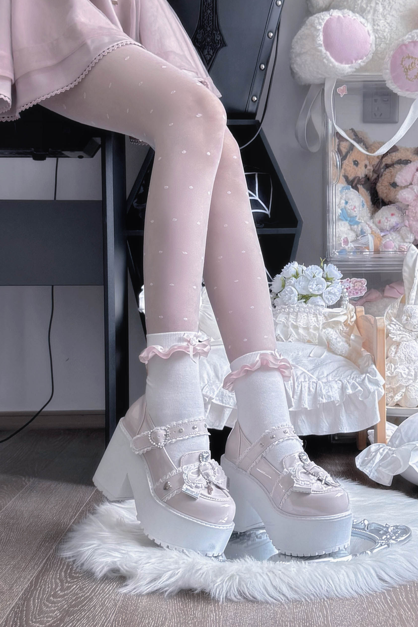 Jewel Cross Ribbon Shoes