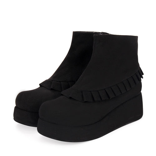Elegantly Styled Boots for Everyday Wear