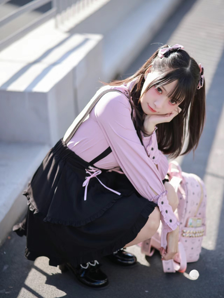 Jirai Blouse + Suspender Skirt Set