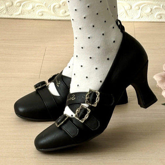 Casually Elegant Shoes with a Refined Edge