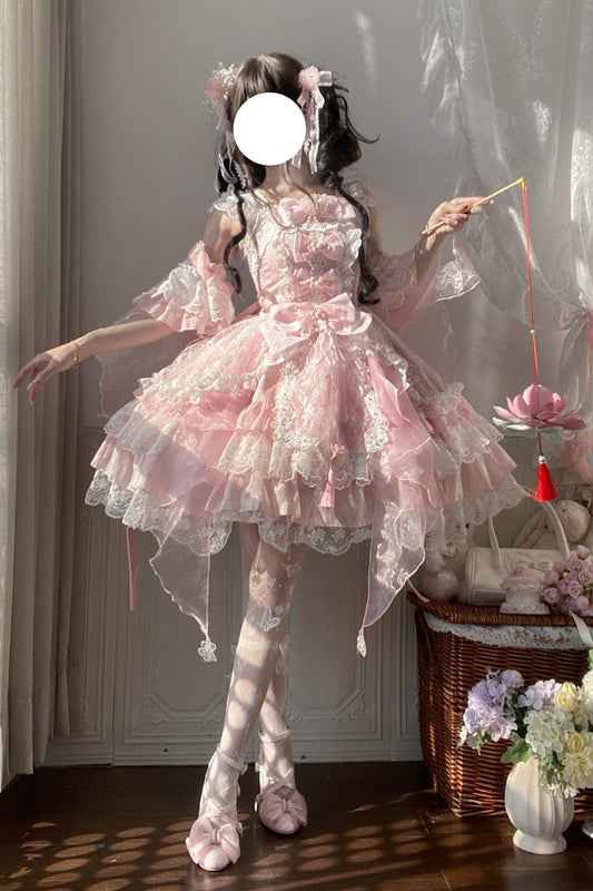 Subtly Elegant Dress with a Refined Vintage Look
