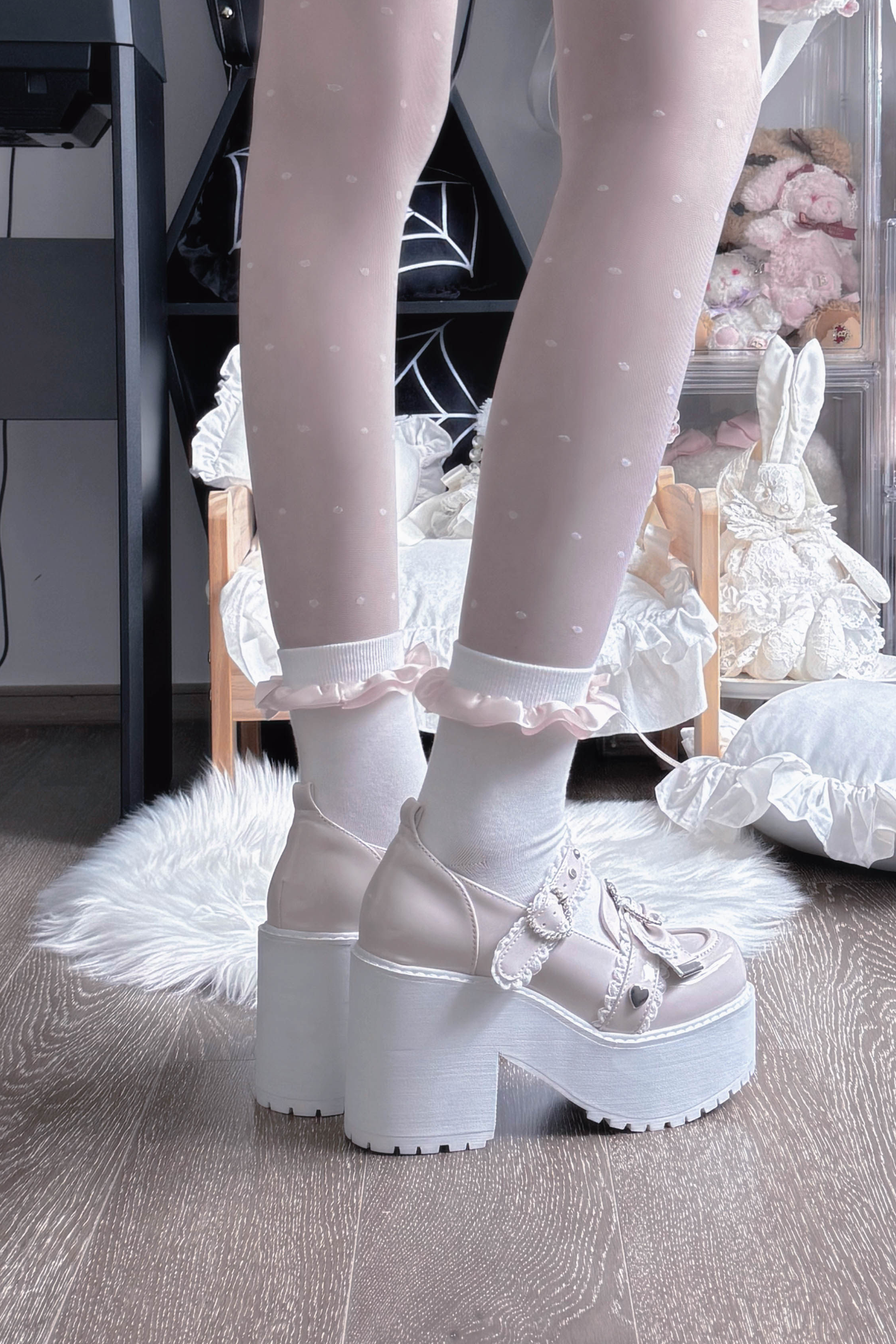 Jewel Cross Ribbon Shoes