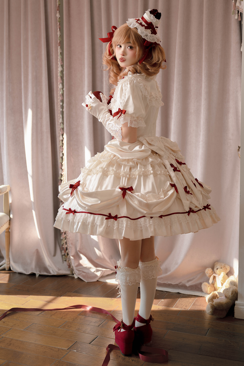 [pre-order Deadline: March 29] Cream Strawberry Lolita Dress