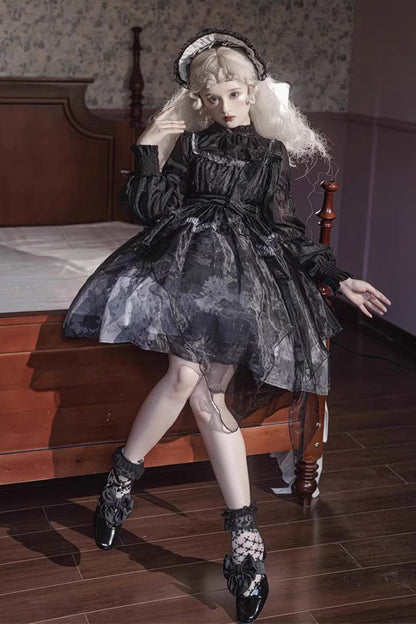 Effortlessly Elegant Dress with a Timeless Design