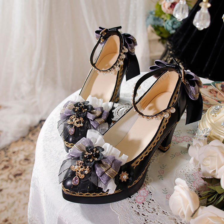 Effortlessly Elegant Heels with a Timeless Design