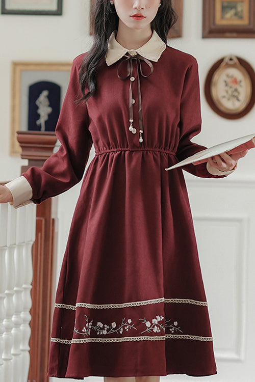 Subtly Elegant Dress with a Refined Vintage Look