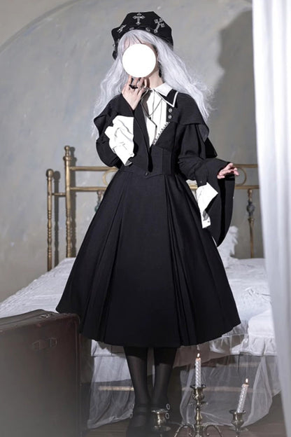 Sophisticated Dress with a Clean Classic Look