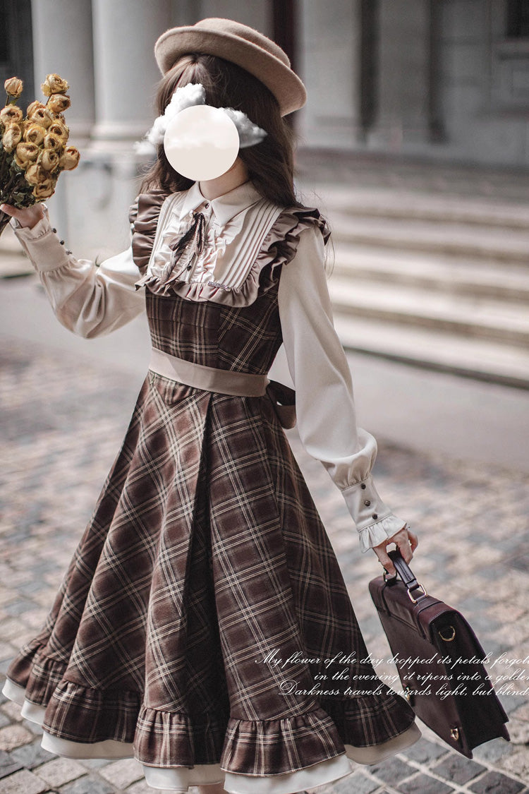 Subtly Elegant Dress with a Refined Vintage Look