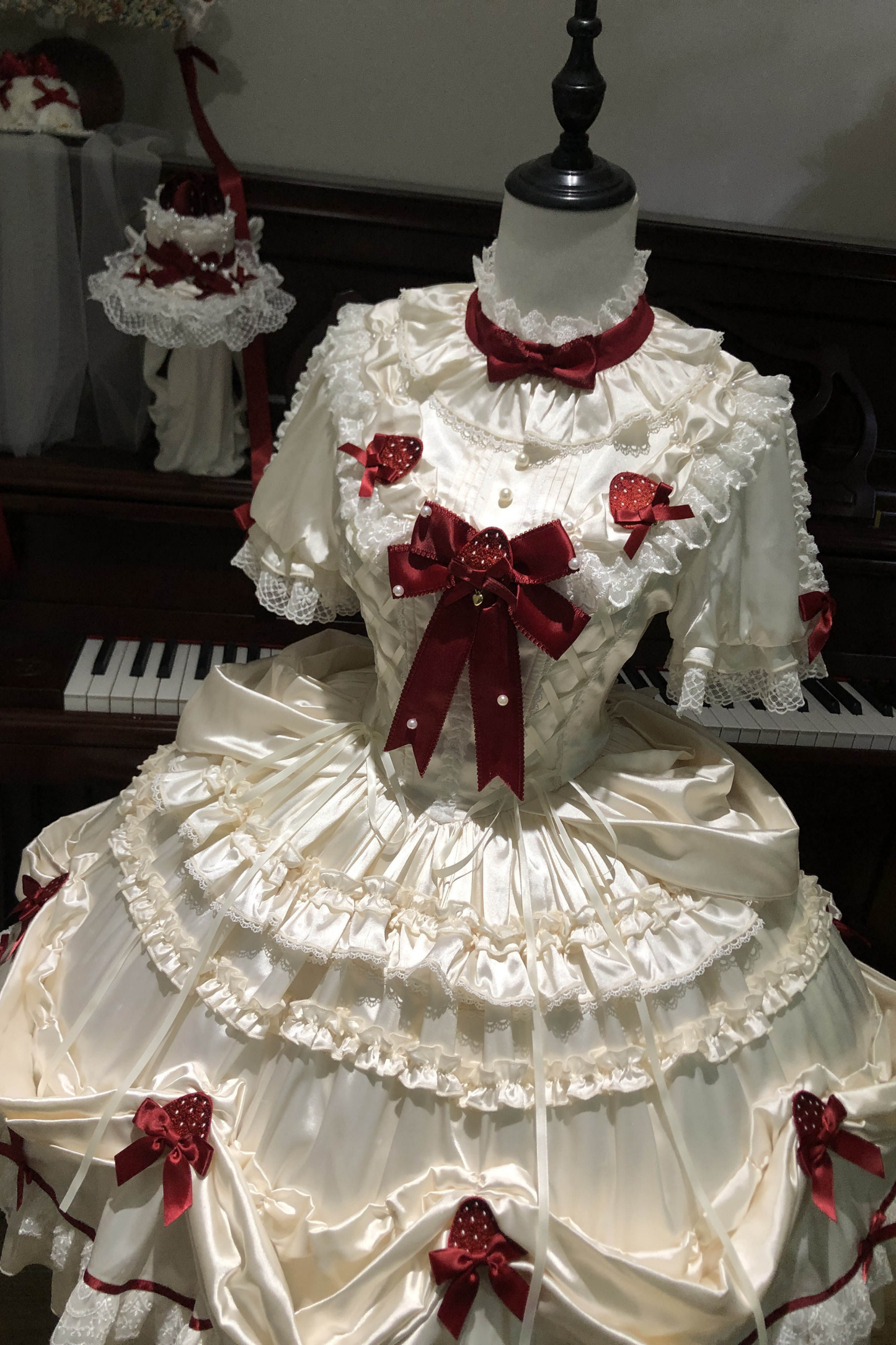 [pre-order Deadline: March 29] Cream Strawberry Lolita Dress
