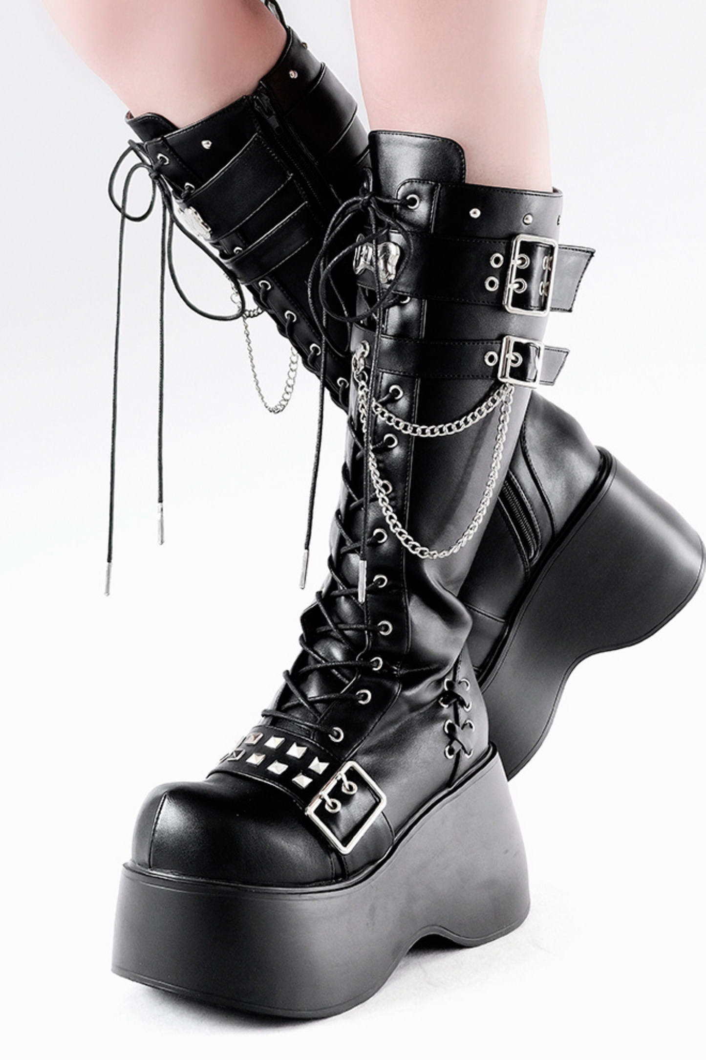 Mode Lace Up Medium Boots