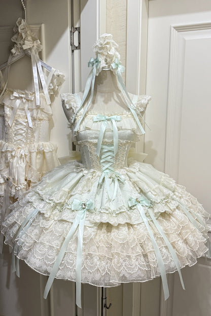 Subtly Elegant Dress with a Refined Vintage Look