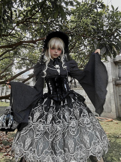 [pre-order Deadline: April 13] Piano Stripe Gothic Lolita Volume Puff Flare Sleeve Shirt Type A/b