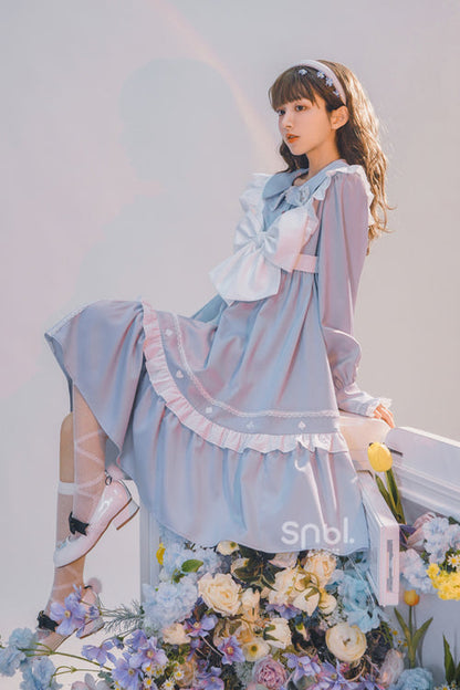 Finely Styled Dress with a Classic Vintage Look
