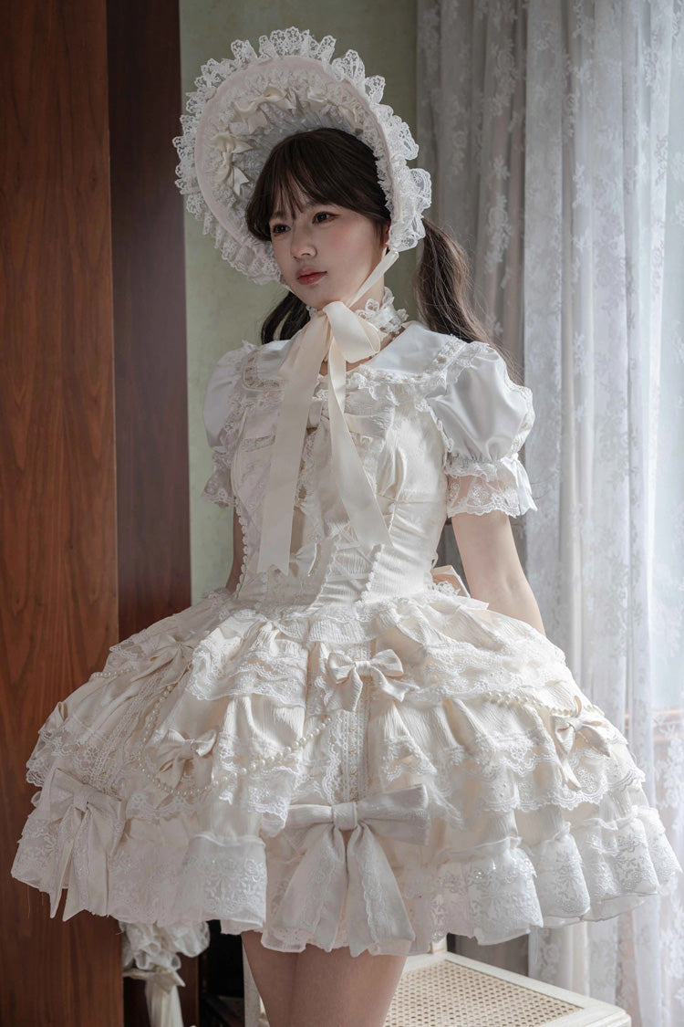 Finely Styled Dress with a Classic Vintage Look