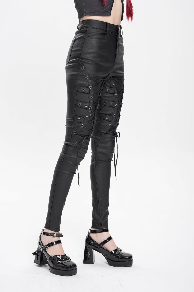 Effortlessly Elegant Pants with a Timeless Design