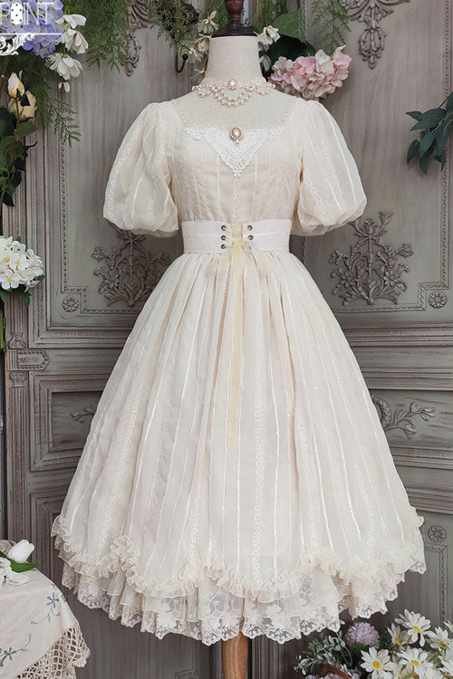 Finely Styled Dress with a Classic Vintage Look