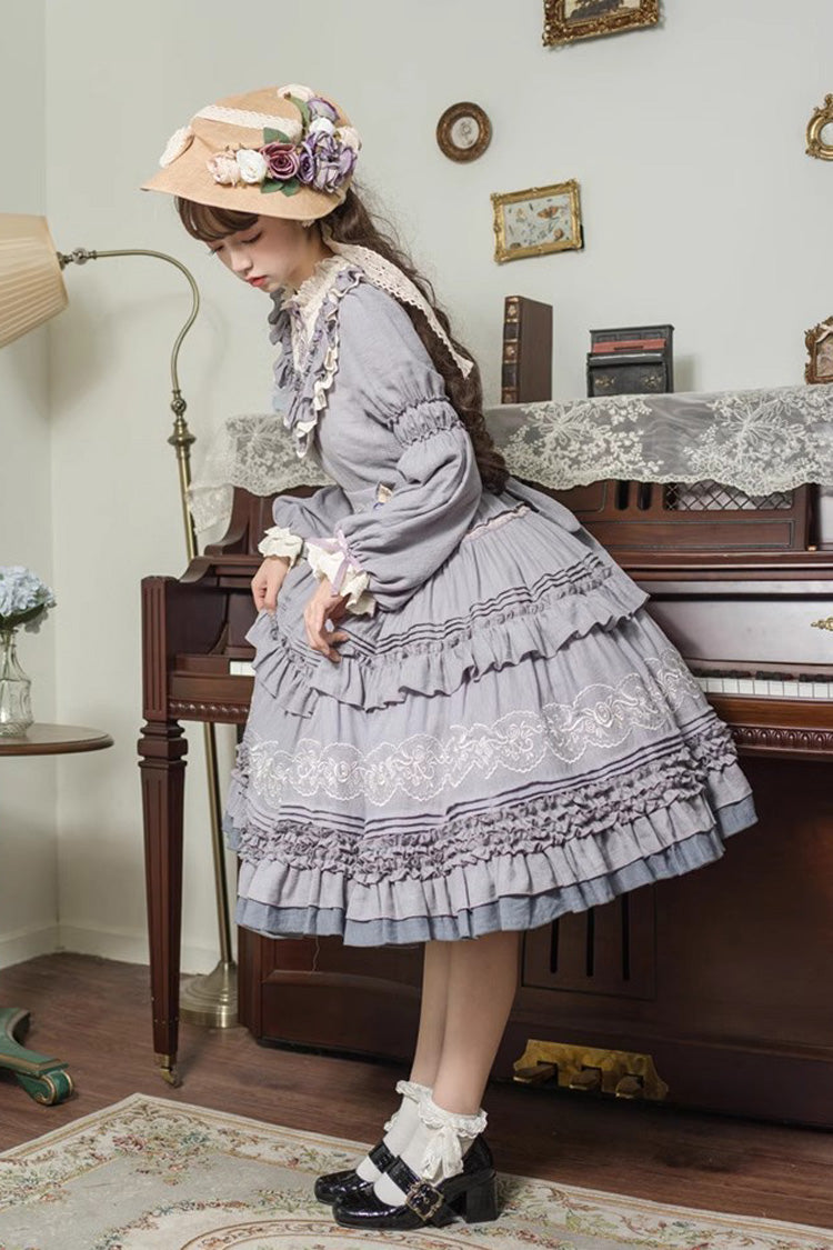Beautifully Finished Dress in a Timeless Design