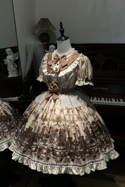 Finely Styled Dress with a Classic Vintage Look