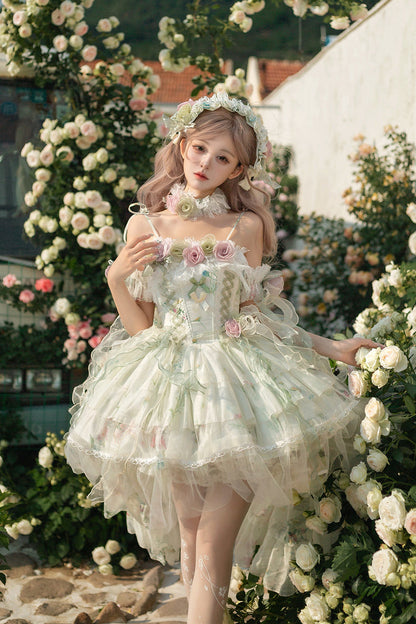 Finely Styled Dress with a Classic Vintage Look