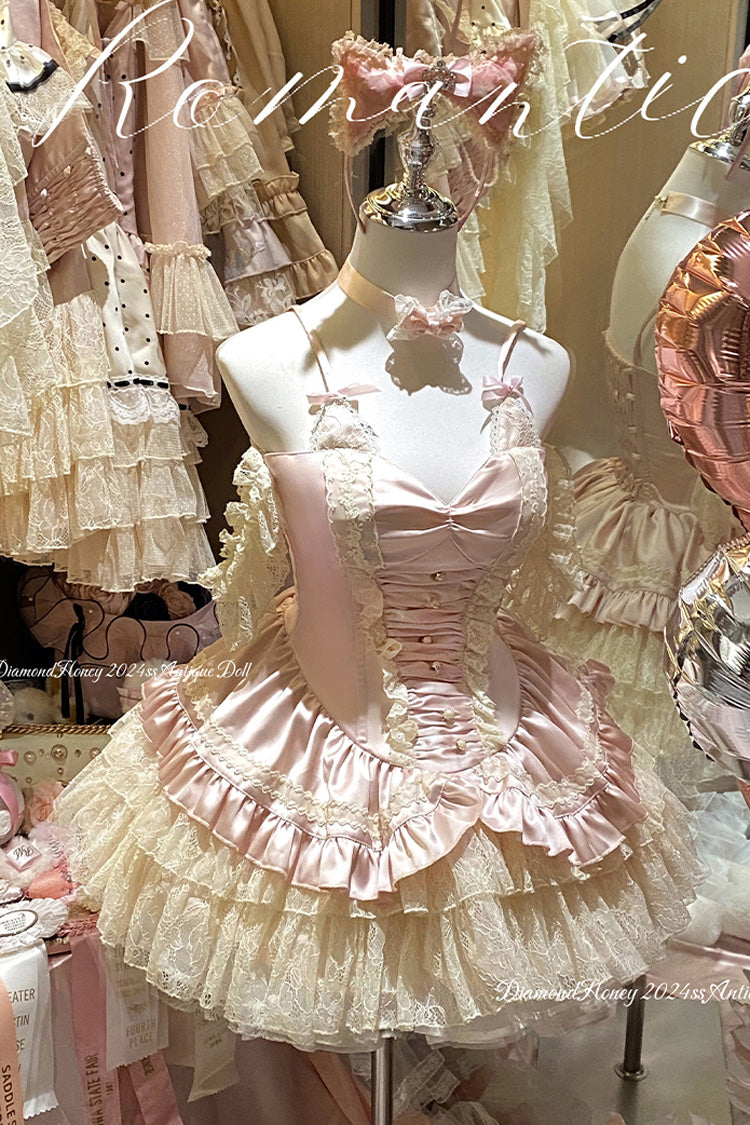 Finely Styled Dress with a Classic Vintage Look