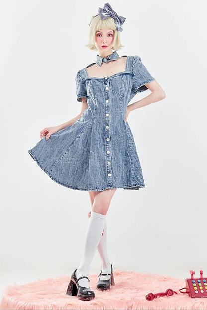 Subtly Elegant Dress with a Refined Vintage Look