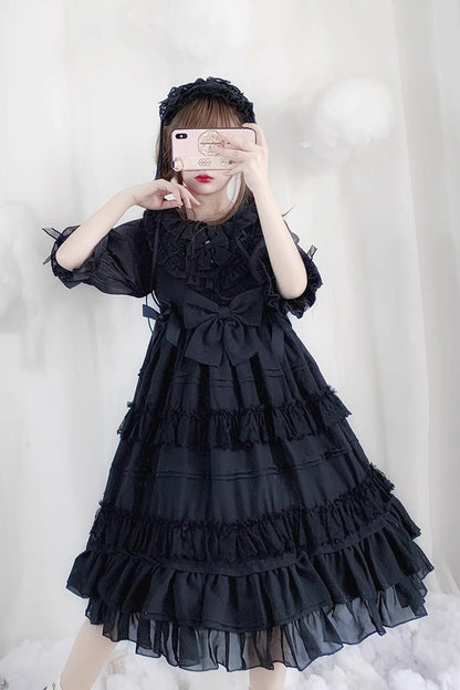 Effortlessly Elegant Dress with a Timeless Design