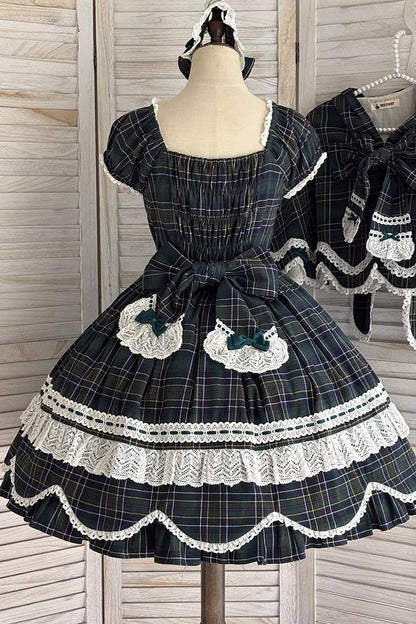 Classic Vintage Dress with a Flattering Fit