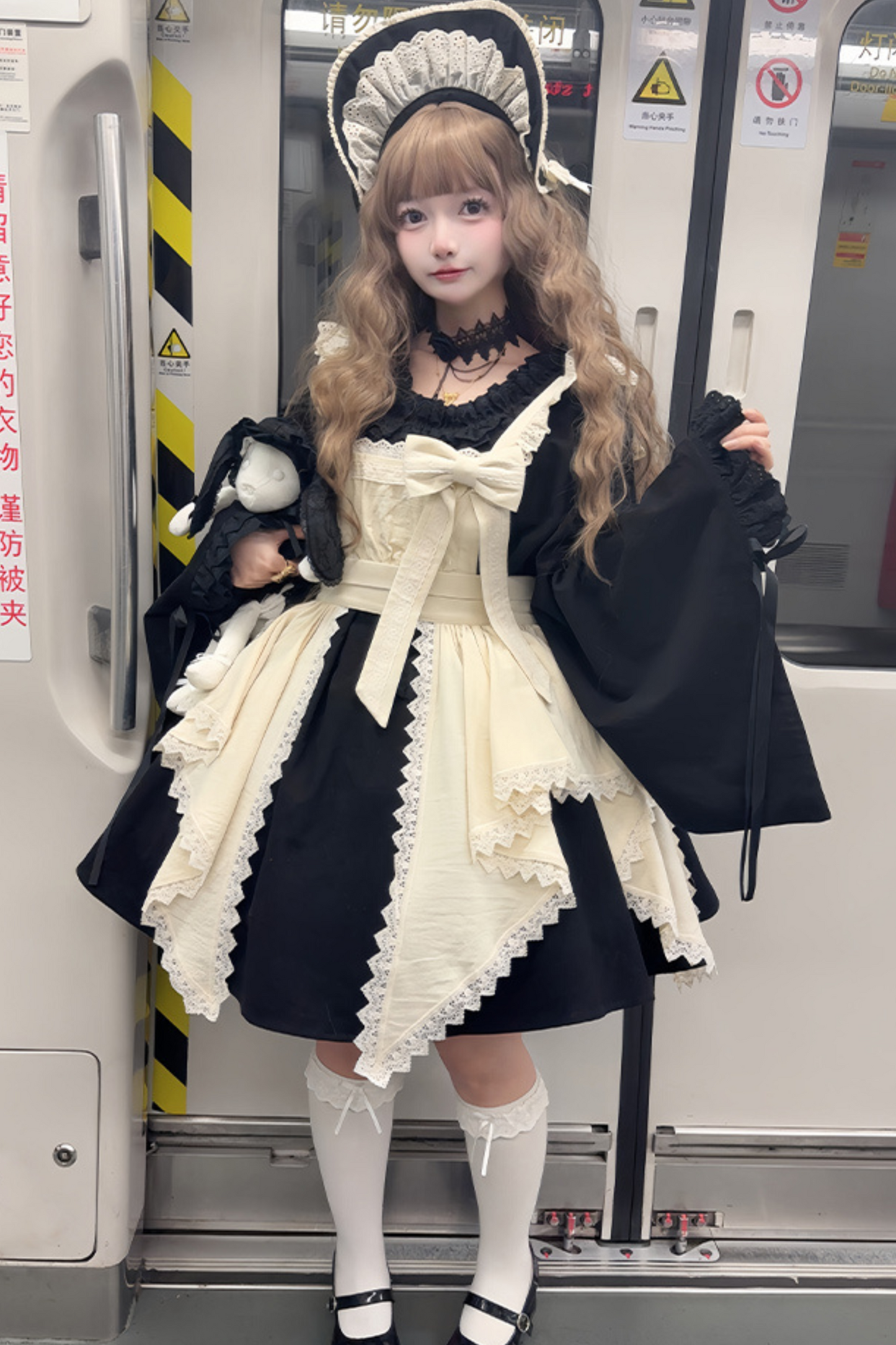 [pre-order] Gothic Doll Lolita Dress + Lolita Apron