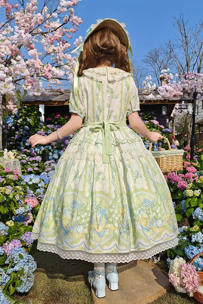 Vintage Style Dress with a Modern Fit