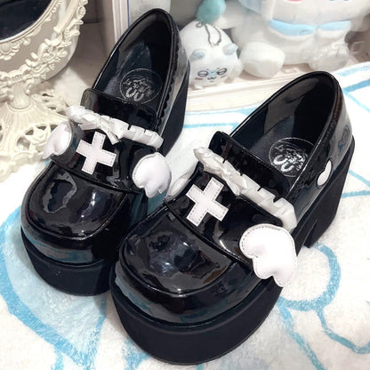 Casually Elegant Shoes with a Refined Edge
