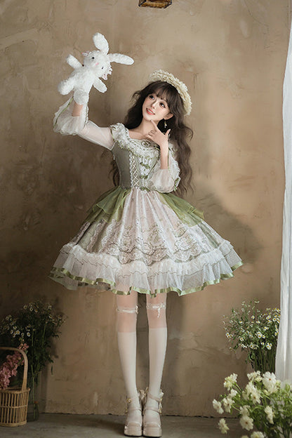 Subtly Elegant Dress with a Refined Vintage Look