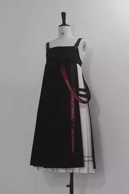 Subtly Elegant Dress with a Refined Vintage Look