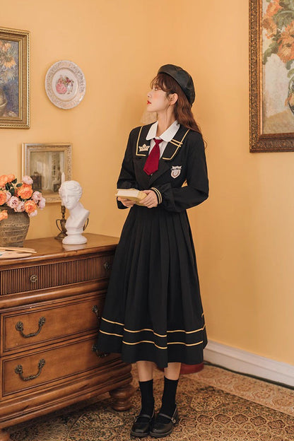 Beautifully Crafted Dress in a Classic Style