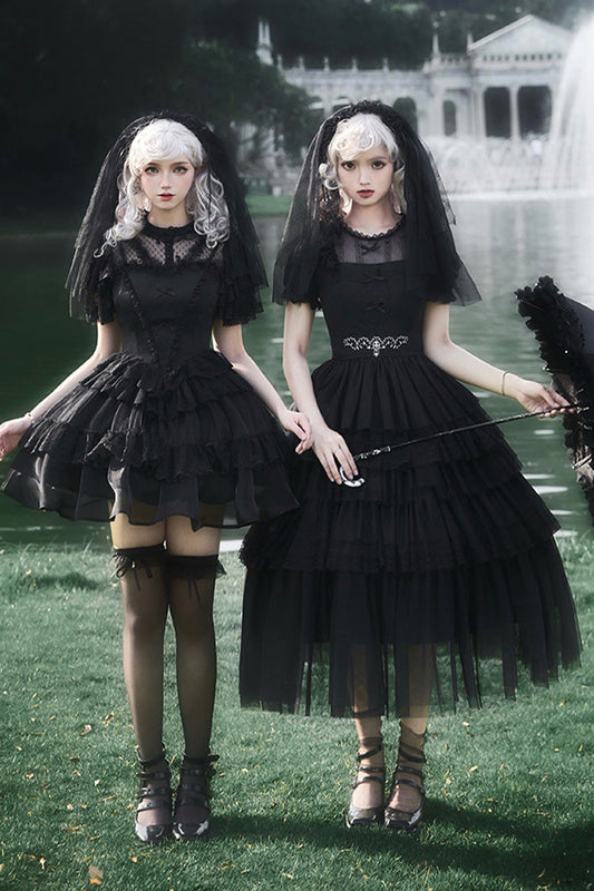 Finely Styled Dress with a Classic Vintage Look