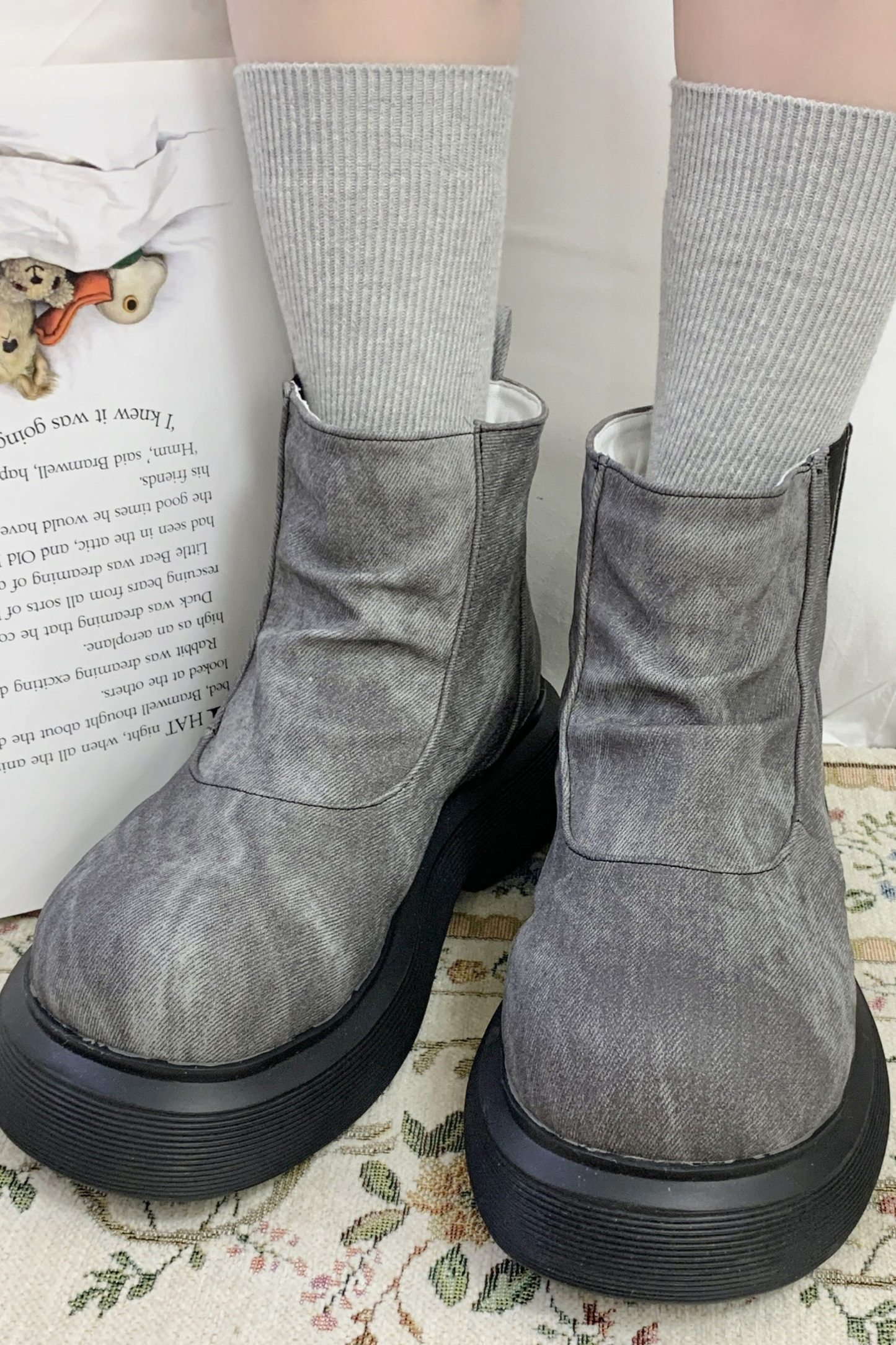 Velvet Ribbon Heart Short Boots