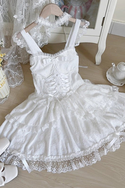 Subtly Elegant Dress with a Refined Vintage Look